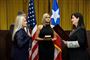 Justitsminister Wanda Vázquez (til venstre) blev onsdag svoret ind som Puerto Ricos nye guvernør. Hun er den blot anden kvindelige guvernør i øgruppens historie.