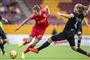 Mikkel Damsgaard (til venstre) fra FC Nordsjælland i kamp med Simon Jakobsen fra Silkeborg på Right to Dream Park i Superligaen.