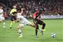 Edinson Cavani (tv) og Paris Saint-Germain måtte se sig besejret ude mod Rennes søndag aften.