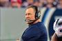 - Han er en hårdtarbejdende knægt. Han er blevet meget bedre, men der er stadig lang vej, siger Bill Belichick om Hjalte Froholdt på et pressemøde.
