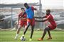 Angriberen Paul Onuachu (blå vest) er ikke længere en del af FC Midtjylland-truppen. Her ses nigerianeren sammen med Manjrekar James (til højre) og Erik Sviatchenko.