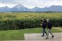 Chefen for Federal Reserve, Jerome Powell, taler fredag på den årlige konference i Jackson Hole i Wyoming om pengepolitik. På dette foto fra torsdag ses Powell sammen med John Williams, der er øverste chef for forbundsbankens afdeling i New York.