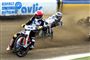 Niels-Kristian Iversen med rød hjelmfarve havde god fart i speedwaycyklen, da han lørdag kørte sig til en plads i næste års VM-serie.