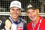 Niels-Kristian Iversen (tv.) jubler sammen med landstræner Hans Nielsen over den sikrede billet til næste års VM-serie.