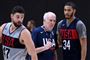 Gregg Popovich (i midten) står i spidsen for amerikanerne under VM. (Arkivfoto)