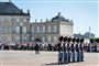 Arbejdet med at sikre Amalienborg Slotsplads er gået i gang. Det skal være færdigt i begyndelsen af 2020. Dermed vil det stå klar, når dronningen fylder 80 år 16. april.
