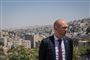 Udviklingsminister Rasmus Prehn (S) er i denne uge på besøg i de syriske nabolande Jorden og Libanon. Her med udsigt over hovedstaden Amman i Jordan. 
