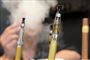 Sundhedsstyrelsen skærpede tirsdag sit syn på e-cigaretter. .
Tidligere anbefalede Sundhedsstyrelsen ikke e-cigaretter. Men tonen er ændret, så børn, unge, gravide og ammende direkte frarådes at dampe på e-cigaretter. Samtidig anbefales alle andre, der i forvejen damper e-cigaretter, at blive røgfri. (Arkivfoto)