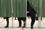Færingerne satte deres kryds til Lagtingsvalget den 31. august. To uger senere fik de en ny borgerlig regering, som tog over fra den tidligere koalition, der havde den socialdemokratiske Aksel V. Johannesen i spidsen. (Arkivfoto)