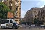 Egyptiske sikkerhedsstyrker har fredag morgen lukket adgangen til Tahrir-pladsen for biltrafik. Myndighederne forbereder sig på nye demonstrationer.