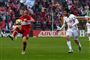 Bastian Schweinsteiger (tv.) - her i aktion for Chicago Fire i MLS - stopper karrieren.