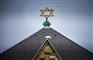 SKYDERI VED SYNAGOGE - FLERE DRÆBT