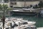 En yacht, der angiveligt blev stoppet i forbindelse med efterforskningen af drabet på journalisten Daphne Caruana Galizia, ses her i Portomaso-havnen i Malta. Forretningsmanden Yorgen Fenech skal være blevet anholdt i sagen.