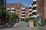 Ghettoplanens mål er at gøre de såkaldte ghettoer til almindelige boligområder uden for mange mennesker med sociale problemer som arbejdsløshed og kriminalitet. Her ses et billede fra Mjølnerparken i København. (Arkivfoto).