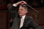 Den lettiske dirigent Mariss Jansons dirigerer Wiener Philharmoniker i den traditionelle nytårskoncert i 2010. 

