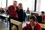 De danske skoleelever klarer sig dårligere i naturfag end tidligere. (Arkivfoto)