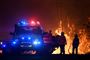 Brandvæsenet i New South Wales kæmper for at beskytte de lokales ejendomme, der er truet af de mange brande i delstaten. Flere end 680 hjem er blevet ødelagt af flammerne i New South Wales i år, mens knap 250 hjem er blevet beskadiget ifølge ABC News.