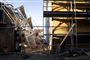 En 31-årig mand er blevet anholdt for vold mod to fagforerningsrepræsentanter, der søndag ville dokumentere forholdene på en byggeplads i København. Byggepladsen har været præget af uro, der kulminerede mandag, hvor vrede stilladsarbejdere væltede et stillads.