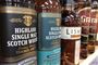 En privat samling af skotsk whisky ventes at indbringe op mod 10,5 millioner dollar (71 millioner kroner) ved auktioner næste år. Whiskysamlingen, der omfatter 3900 flasker sjælden whisky, er den største, som nogensinde er blevet overladt til et auktionshus. (Arkivfoto).