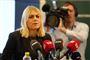 Forsvarsminister Trine Bramsen (S) har fredag på et pressemøde redegjort for seneste nyt i skandalesagen i Forsvaret.