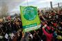 Demonstranter, der kræver klar handling fra de delegerede ved COP25, har været et fast indslag udenfor konferencecenteret i Madrid.