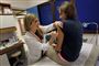 Fremover får alle elever i 6. klasse i de københavnske skoler tilbud om at få hpv-vaccination i skoletiden. (Arkivfoto)