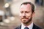 Andre skal lade være med at bestemme, hvd Venstre skal mene, siger Venstres formand, Jakob Elleman-Jensen (V), i et interview med Jyllands-Posten.