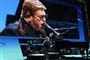 Den britiske musiker sir Elton John fik sammen med over 1000 andre lækket sin adresse kortvarigt på den britiske regerings hjemmeside.