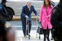 Den amerikanske filmproducer Harvey Weinstein ankommer her til retten i Manhattan i New York i forbindelse med sagen mod ham.