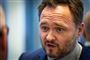 Klimaminister Dan Jørgensen vil alligevel ikke kræve besparelser fra fjernvarmeselskaber, der leverer varme til 1,7 millioner danskere, i år. (arkivfoto).