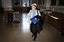 Børne- og undervisningsminister Pernille Rosenkrantz-Theil (S) indkalder forligspartierne bag folkeskoleforliget til forhandlinger om de nationale test.
