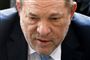 Her ses filmproducent Harvey Weinstein, da han ankom til sidste dag i retten i New York, den 24. februar.