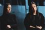 Britta Nielsens døtre, Samina (tv.) og Jamilla Hayat (th.) stillede sig i november 2018 frem på tv og gav et interview i programmet "Brittas døtre taler ud" på Kanal 5.