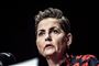 Det vil gå ud over integrationen i en række kommuner, hvis regeringen giver efter for Venstres krav om at nedsætte tilskuddet til kommuner med mange udlændinge. Det mener SF's formand Pia Olsen Dyhr.