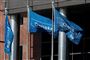 Danske Bank-flag. Mandag morgen er det fortsat uklart, om gerningsmanden har fået noget af værdi med sig fra indbruddet. (Arkivfoto).