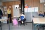 Statsminister Mette Frederiksen taler med elever på Lykkebo Skole i Valby i forbindelse med den gradvise genåbning af Danmark.