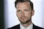 lovforslaget om retten tidlig pension er blandt de 39 lovforslag, som regeringen udskyder som følge af corona-krisen. Beskæftigelsesminister Peter Hummelgaard (S) vil dog fortsat arbejde for at indgå en politisk aftale i efteråret, så den differentierede pensionsalder kan træde i kraft fra 2021 som planlagt.
