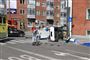 To biler bragede sammen - den ene væltede om på siden