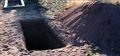 Fulde naboer gik amok: Kvinde levende begravet