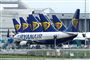 Ryanair er gået næste i stå. Her nogle af flyselskabets mange passagerfly, der holder parkeret i Dublin lufthavn.