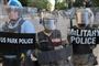 Politi og militær er blevet indsat i adskillige byer i USA for at standse protester imod politivold og racisme.