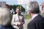 Statsminister Mette Frederiksen (S) mødtes mandag eftermiddag med repræsentanter for det danske mindretal syd for grænsen ved en mindesten i Kruså.