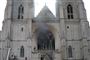 Der er lørdag morgen udbrudt brand i katedralen i den franske by Nantes. Øjenvidner beretter om "mere og mere røg" fra den gotiske kirke.