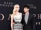 Tv-stjernen Sophie Turner og musikeren Joe Jonas poserer ved filmpremiere 
