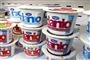 Nogle bægre med petit danone yoghurt