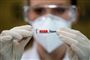 Sygeplejerske med vaccinen Sinovac