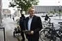 Et billede af Morten Bødskov foran Nationalbanken.