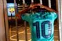 chokeret Barcelona-fan tager sig til hovedet