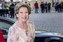 Anne-Marie ses her ankomme til Amalienborg Slot