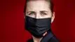 Portæt af statsminister Mette Frederiksen iført mundbind
